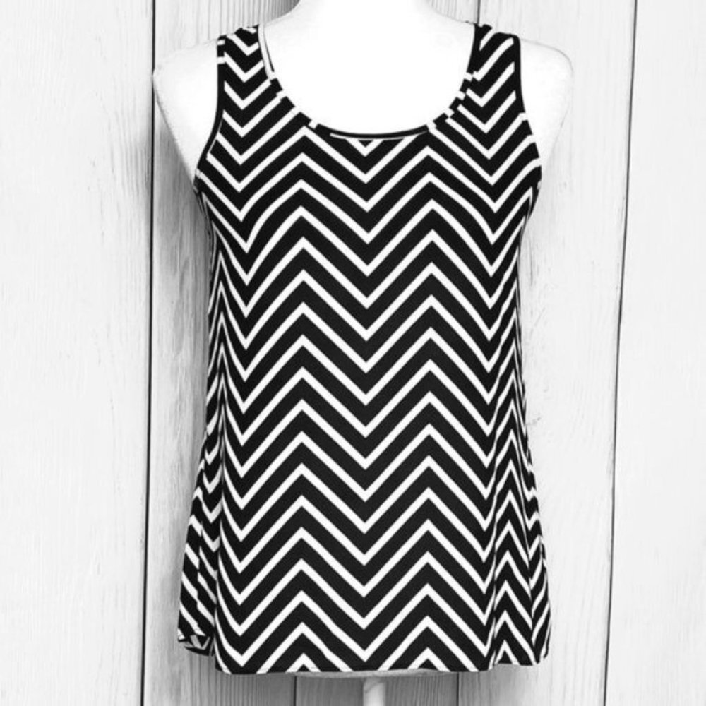 Express Black & White Chevron Split Back Top